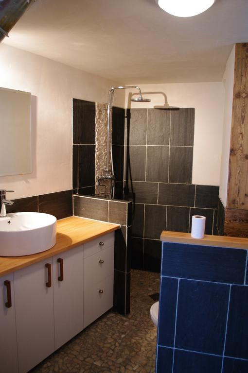 Appartement Dans Chalet De Montagne Bozel 部屋 写真